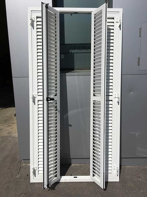 A.M. Carpintería de Aluminio puertas y trabajos de aluminio 1
